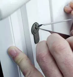 Safe Key Store East Providence, RI 401-424-9800 Safe Key Store East Providence, RI 401-424-9800 - 18-Emergency-Opening